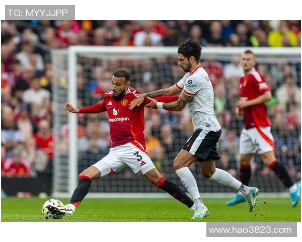 英超联赛即将迎来一场激烈对决，曼联将对阵利物浦